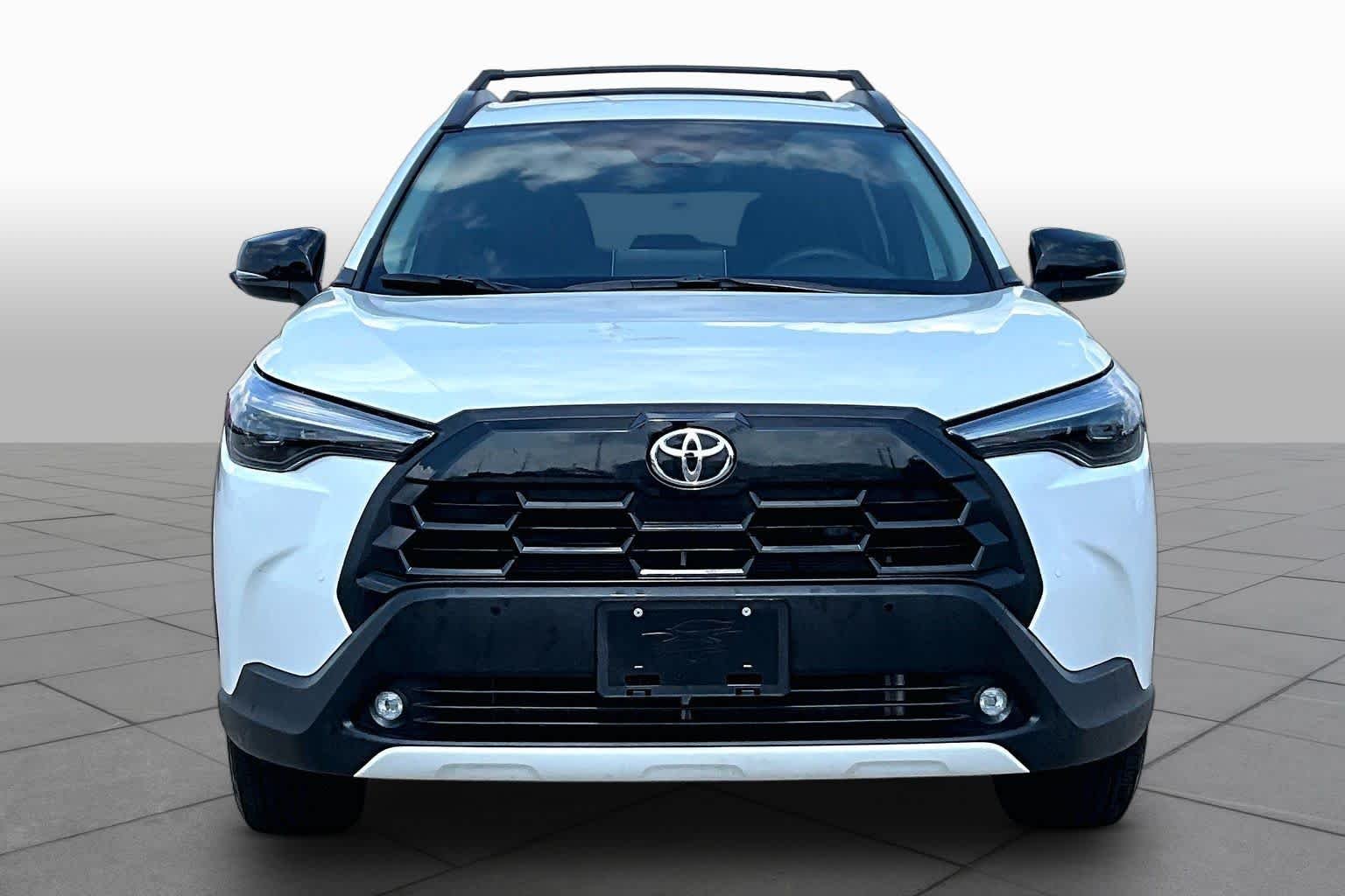 Certified Used 2026 Wind Chill Pearl Toyota XLE image 4