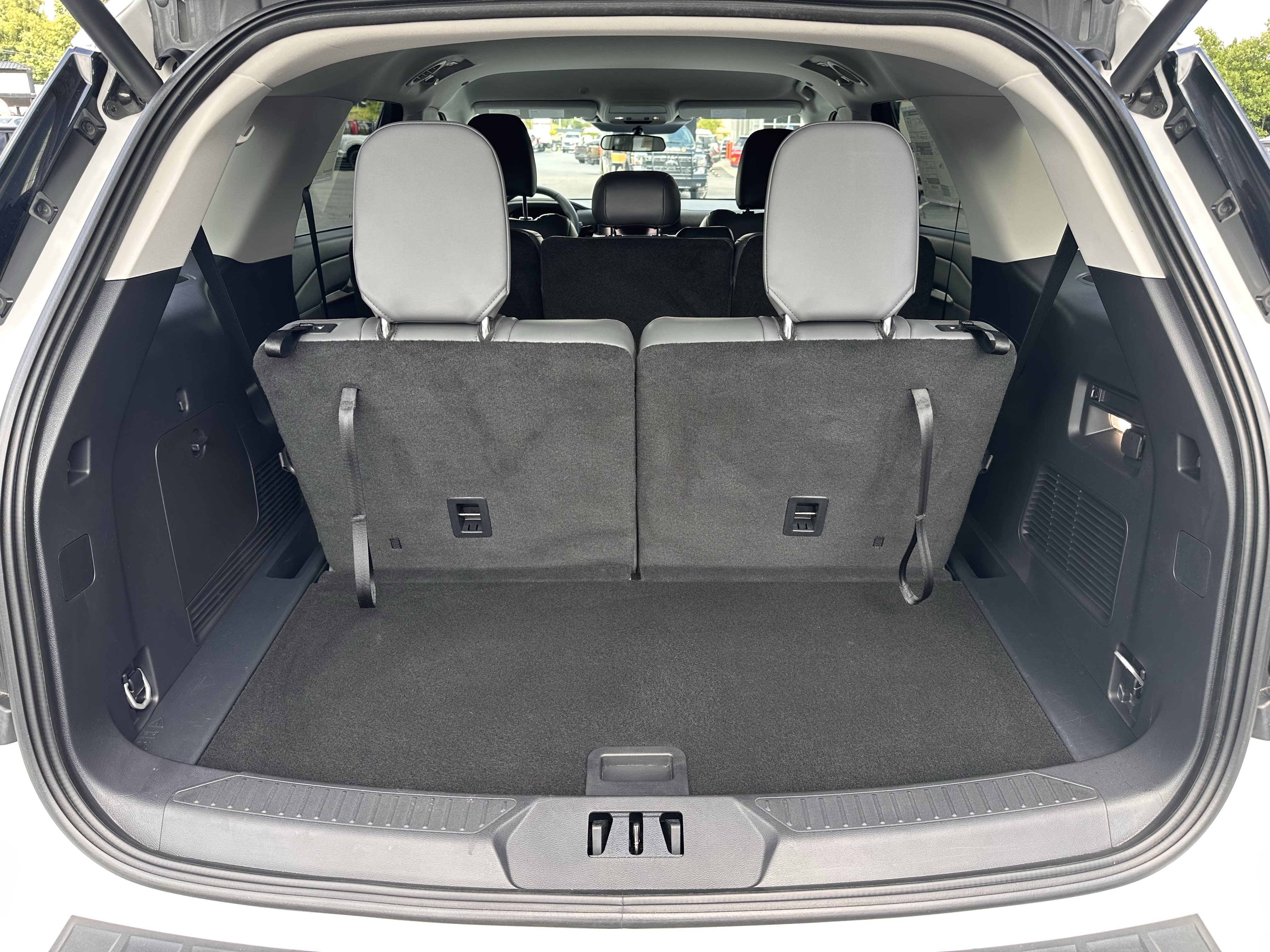 New 2026 Star White Metallic Tri-Coat Ford Active image 17