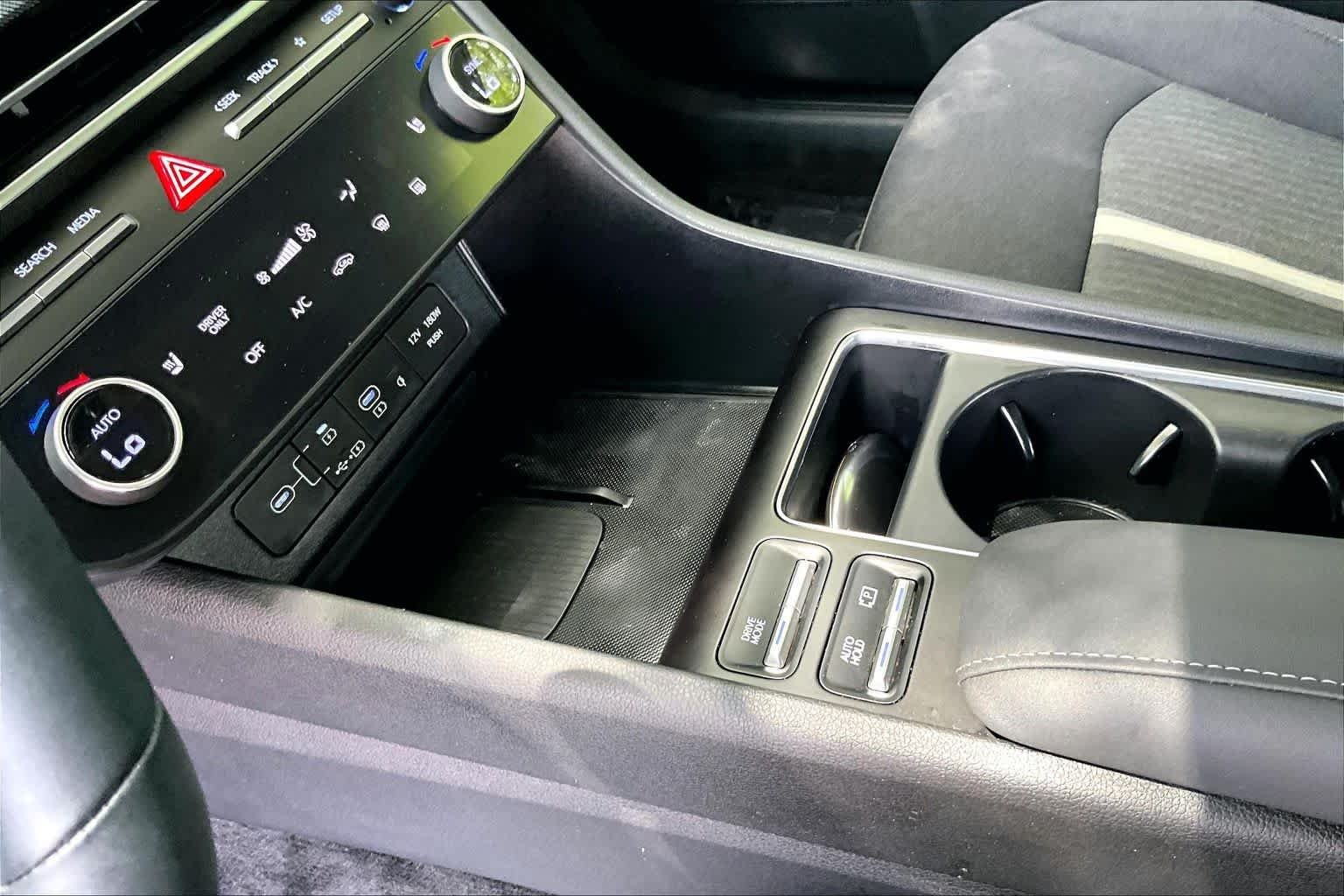 Used 2026 Abyss Black Hyundai SEL image 17