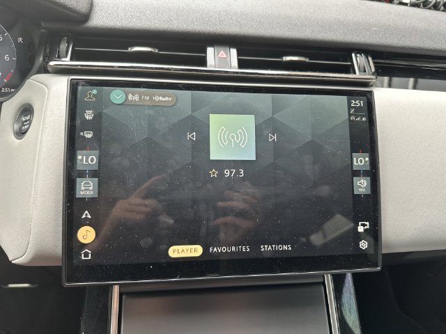 Used 2024 Gray Land Rover Dynamic SE image 17