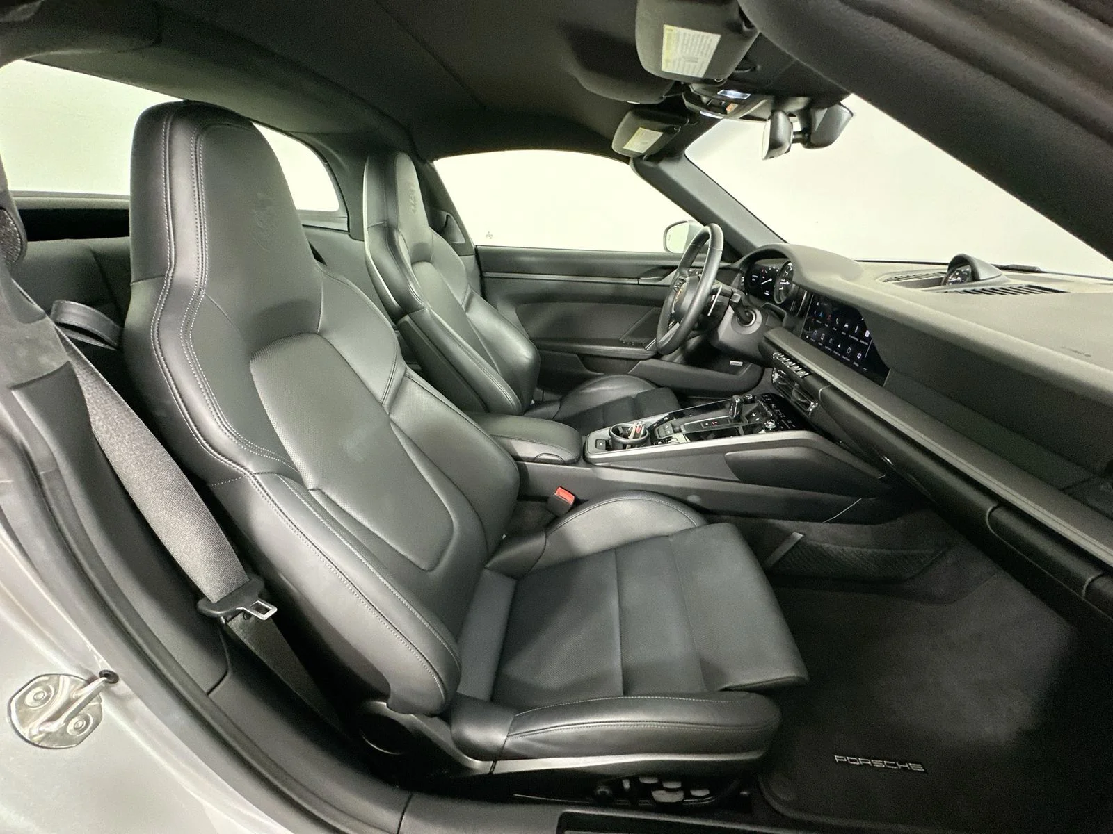 Used 2022  Porsche  image 41