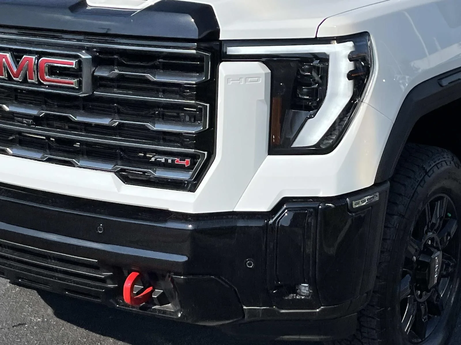Used 2025 White GMC AT4 image 11