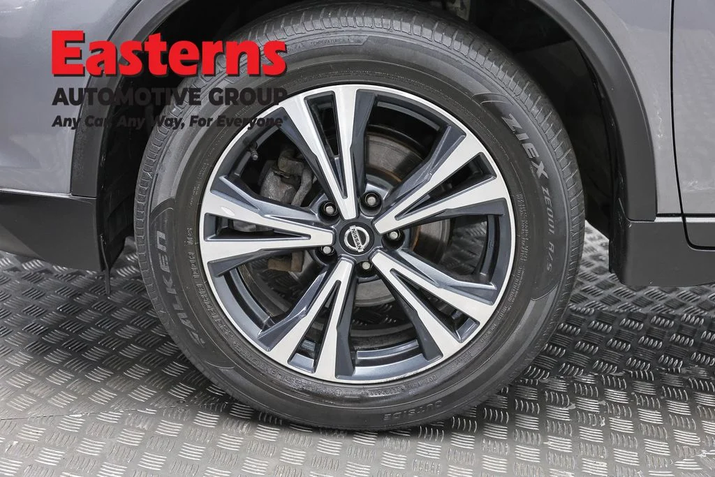 Used 2020 Gray Nissan SV image 35