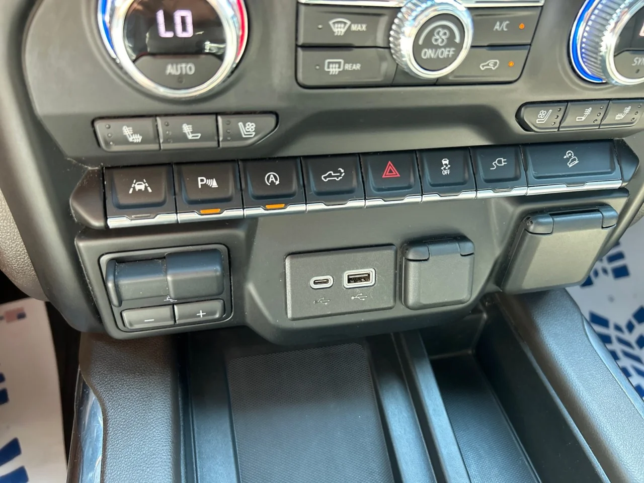 Used 2021 DARK SKY METALLIC GMC SLT image 13
