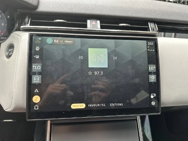 Used 2024 Gray Land Rover Dynamic SE image 17