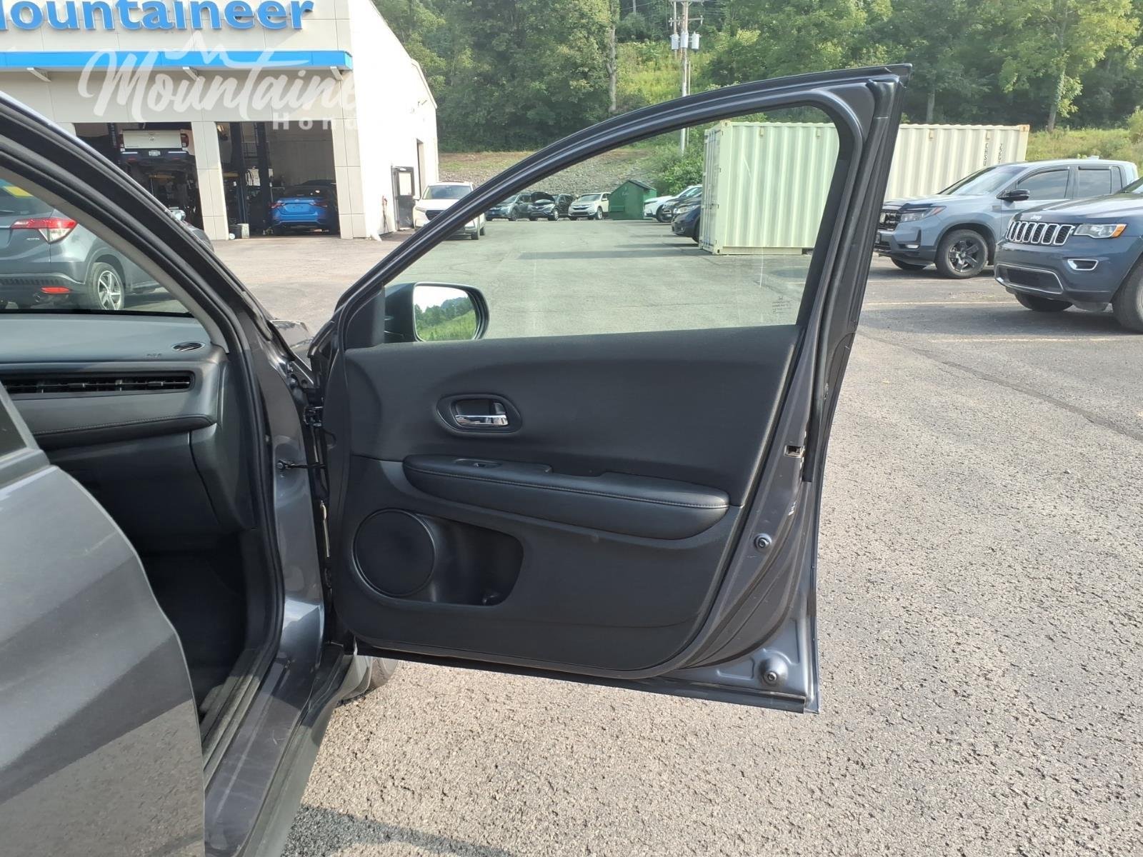 Used 2022 Modern Steel Metallic Honda LX image 17