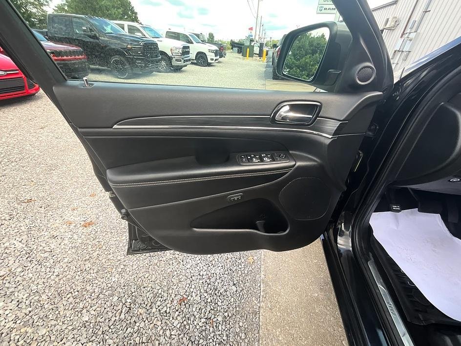 Used 2021 Black Jeep Limited image 12