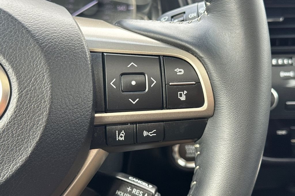 Used 2019 White Lexus 350 image 31