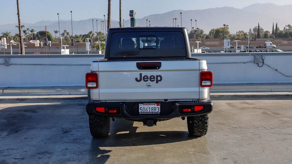 Used 2022 Silver Jeep Rubicon image 8
