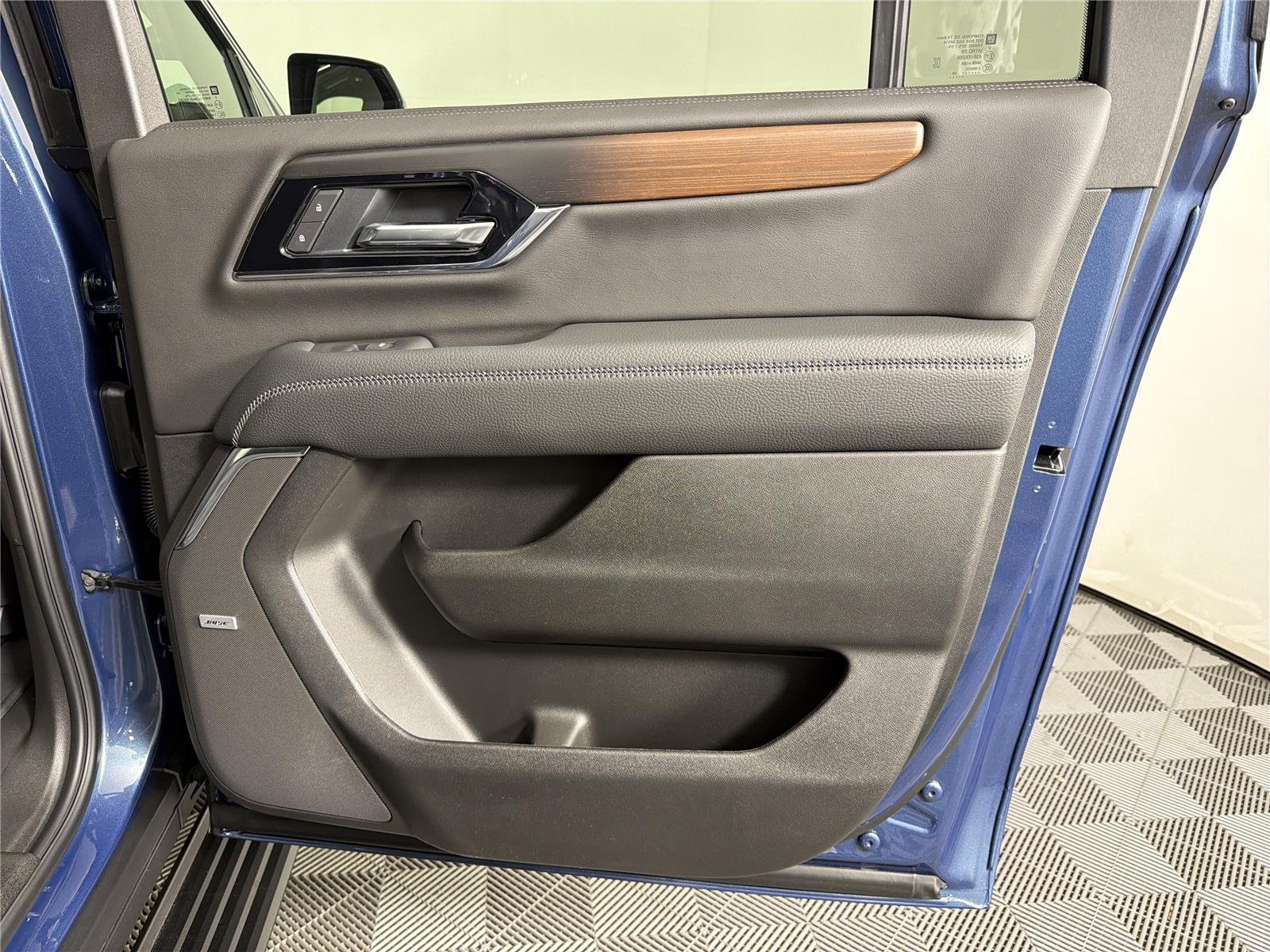 2026 GMC Yukon XL Denali - Photo 15