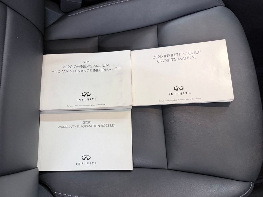 Used 2020 White INFINITI LUXE image 39