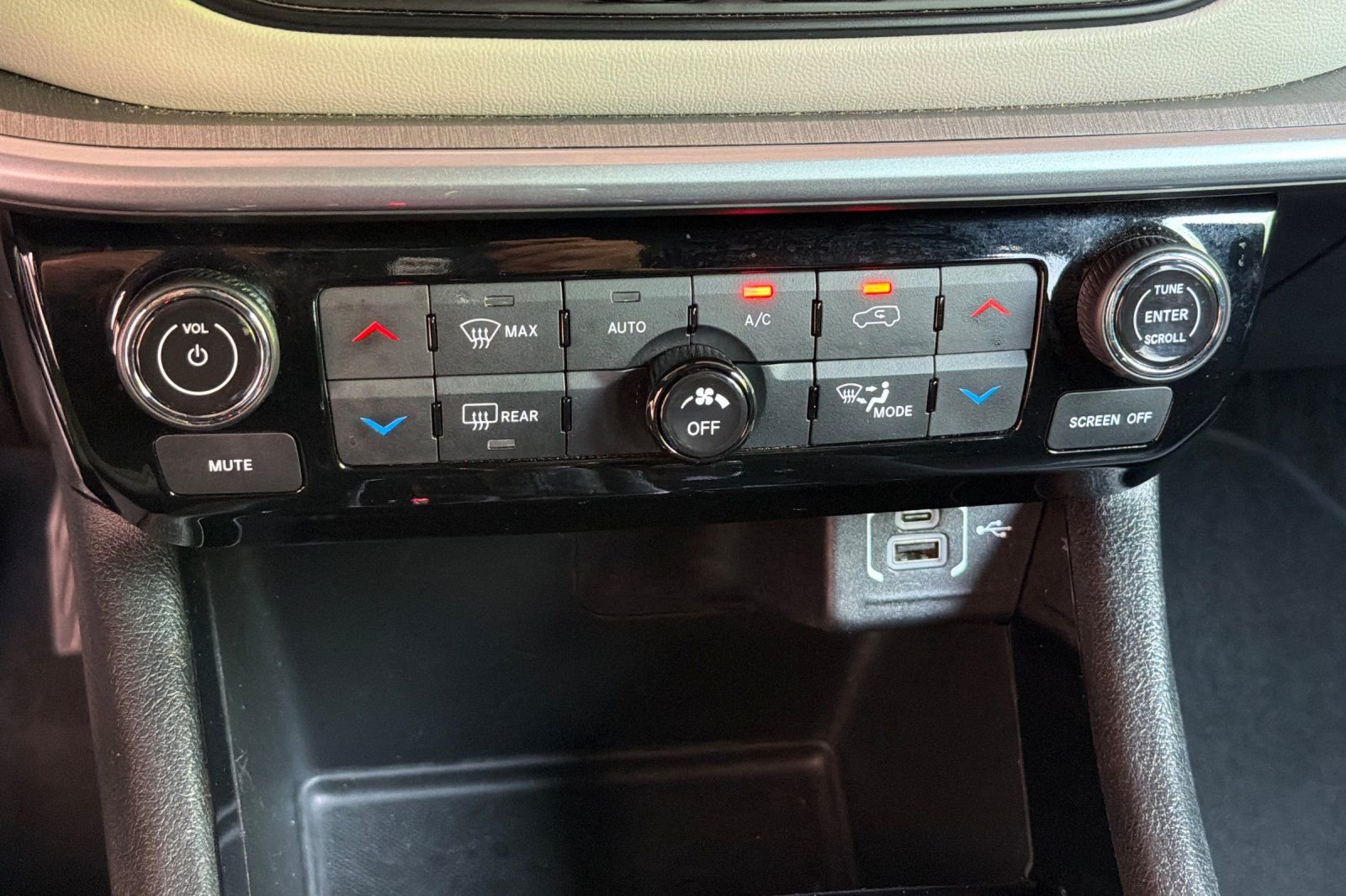 Used 2025 Red Jeep Limited image 28