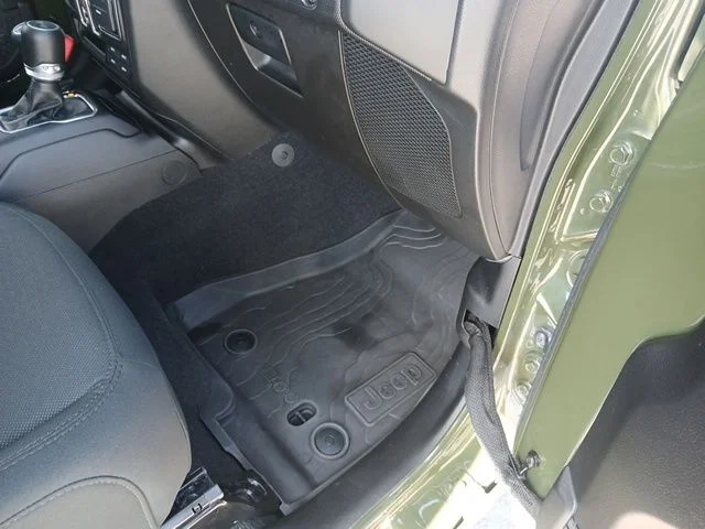 Used 2023 Green Jeep Sport image 25