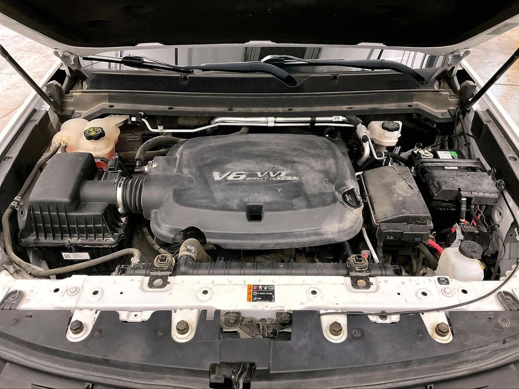Used 2022 White Chevrolet Z71 image 14