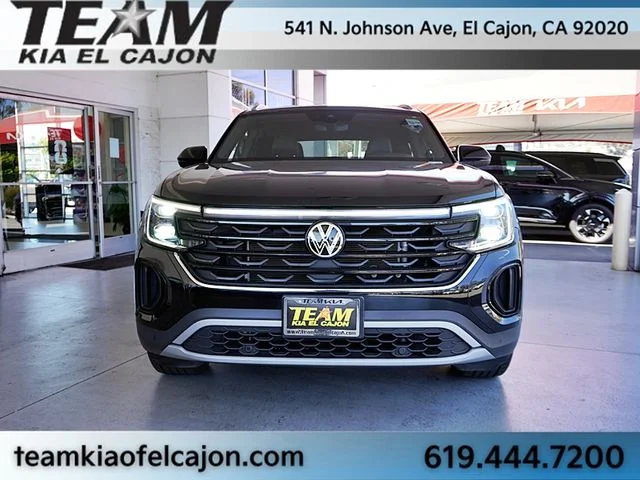 Used 2024  Volkswagen 2.0T SE w/Technology image 4