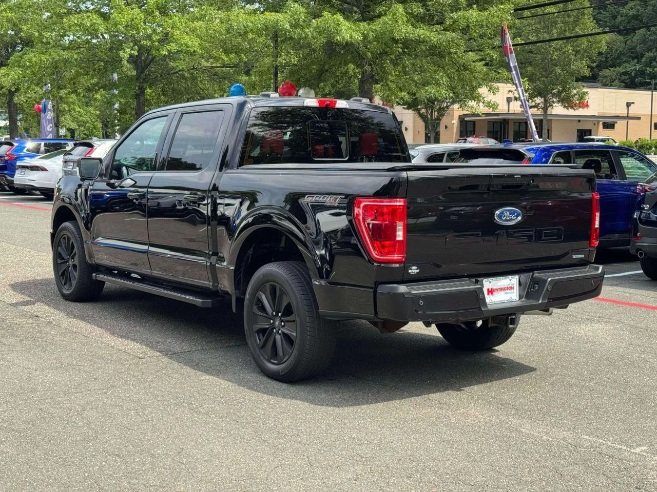 Used 2022 Agate Black Metallic Ford XLT image 5