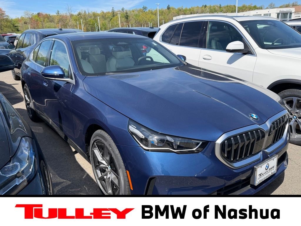 New 2026 Phytonic Blue Metallic BMW 530i xDrive image 1