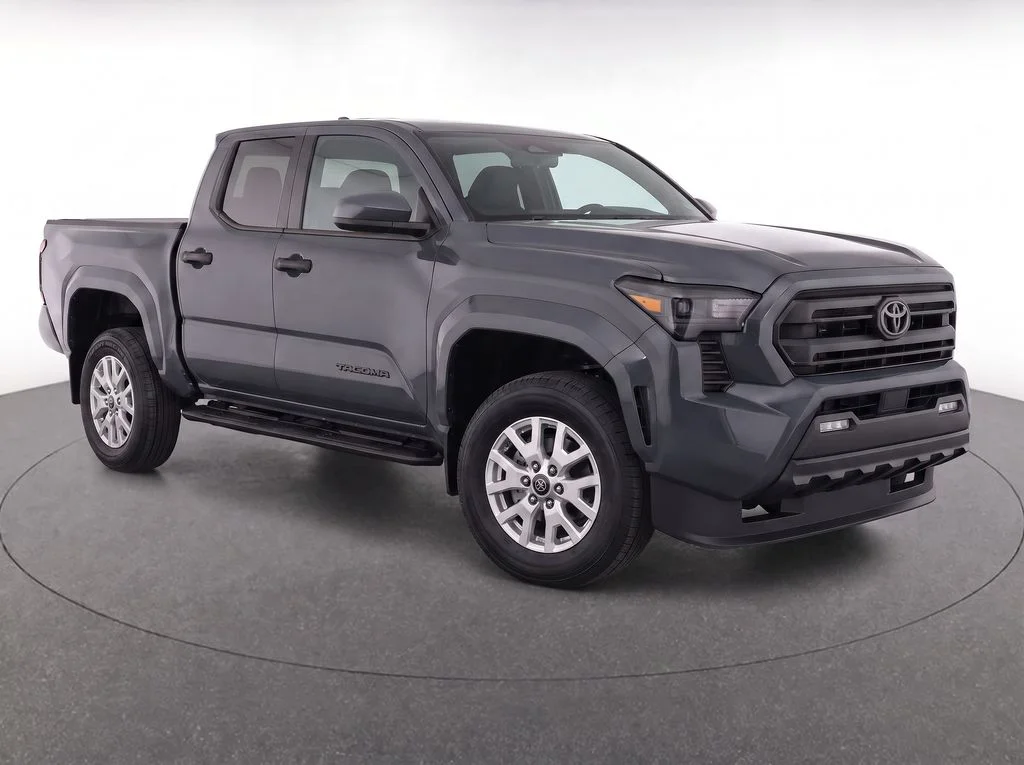 Certified Used 2024  Toyota SR5 image 2