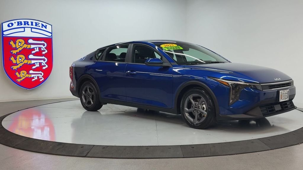 Used 2025 Deep Sea Blue Kia LXS image 3