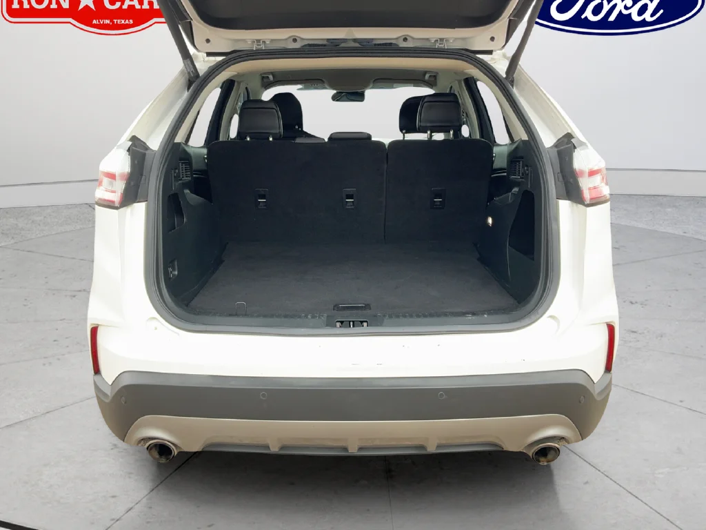 Used 2019 White Ford SEL image 21