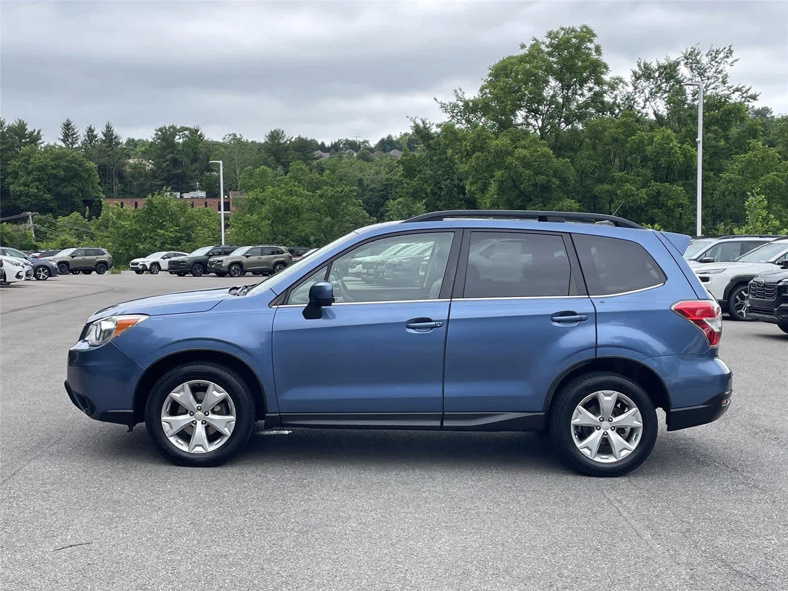 Used 2015 Quartz Blue Pearl Subaru 2.5i Limited image 2