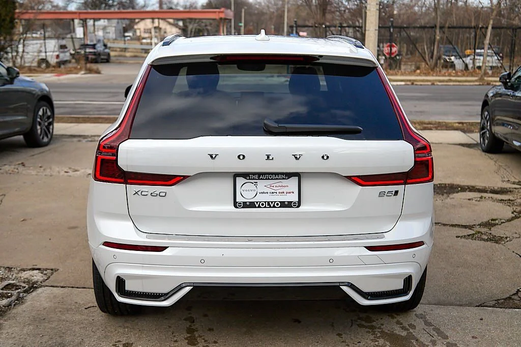 New 2026 Crystal White Volvo Plus image 8