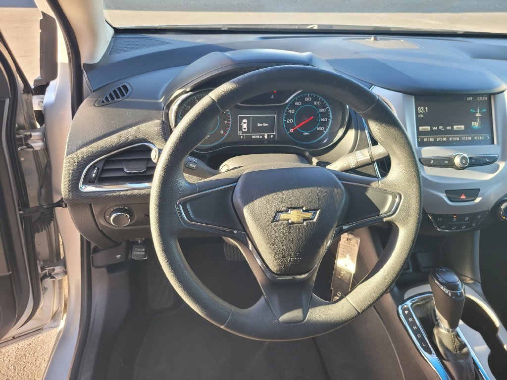 2016 Chevrolet Cruze LS - Photo 23