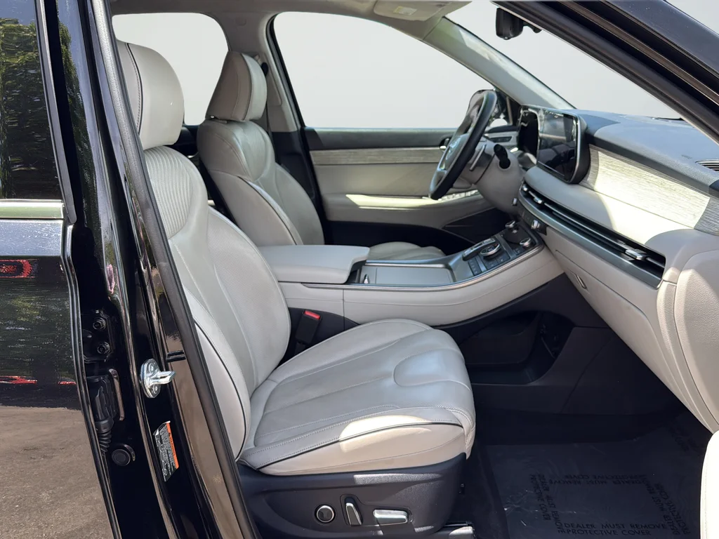 Used 2023 Black Hyundai Calligraphy image 15