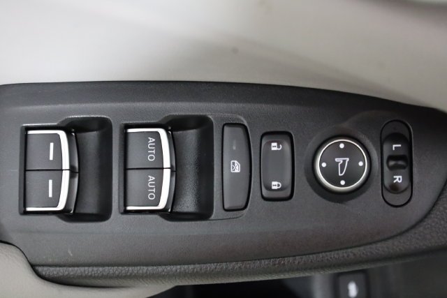 2018 Honda Accord LX - Photo 20