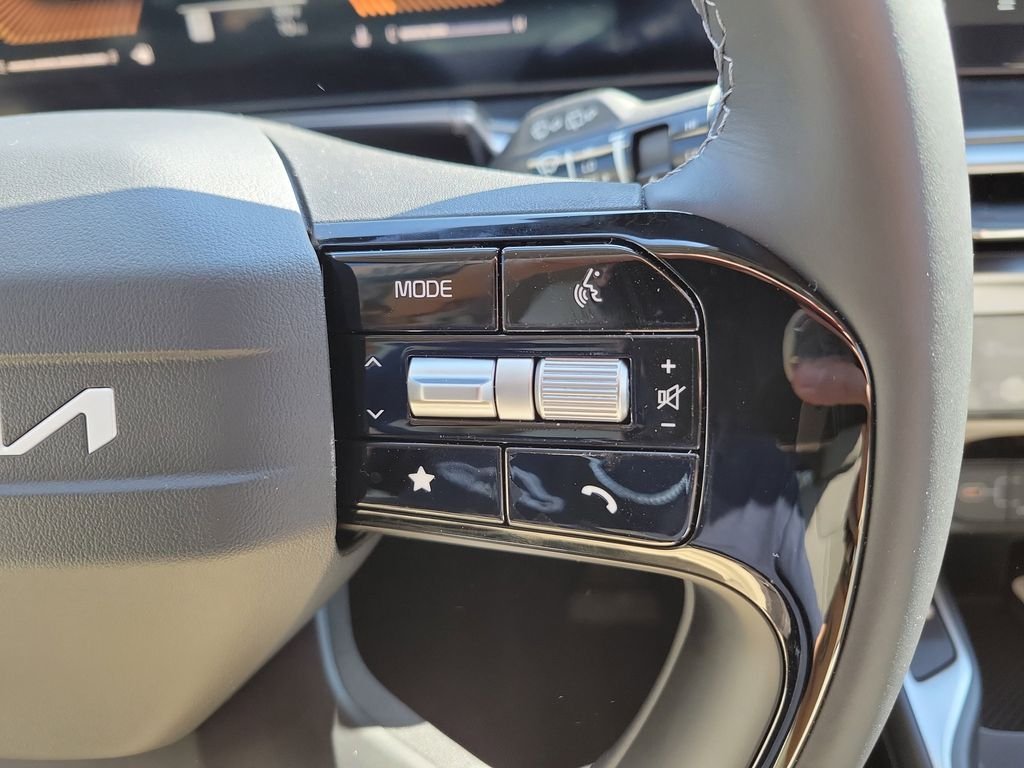 New 2026 White Kia S image 28