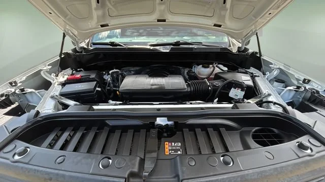 Used 2025 Summit White Chevrolet WT image 31