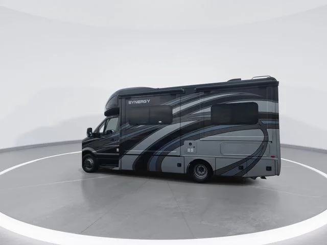 Used 2016  Mercedes-Benz Base image 7