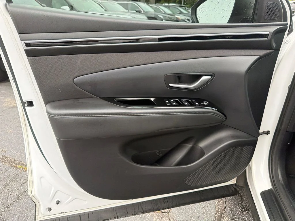 Used 2023 White Hyundai SEL Convenience image 10