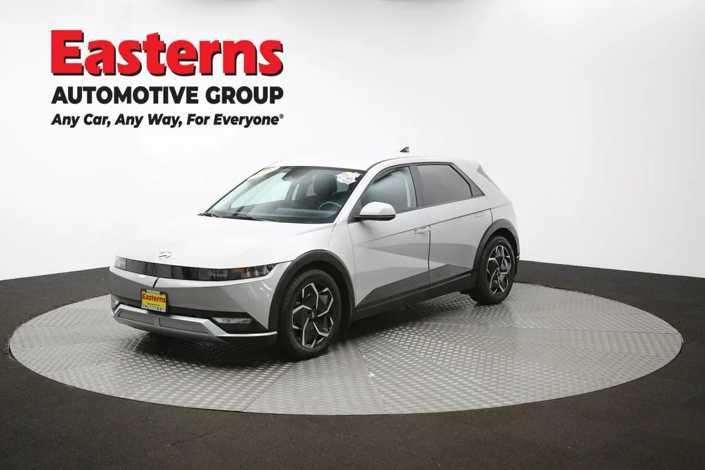 Used 2023 Gray Hyundai SE image 52