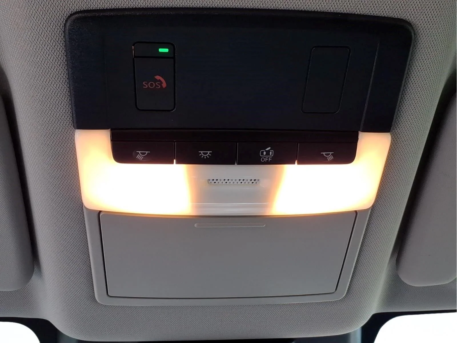 Used 2022  Nissan SV image 16