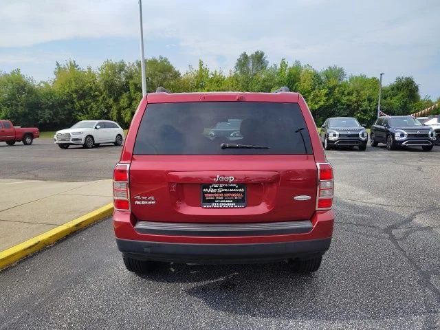 Used 2014 Red Jeep Latitude image 6