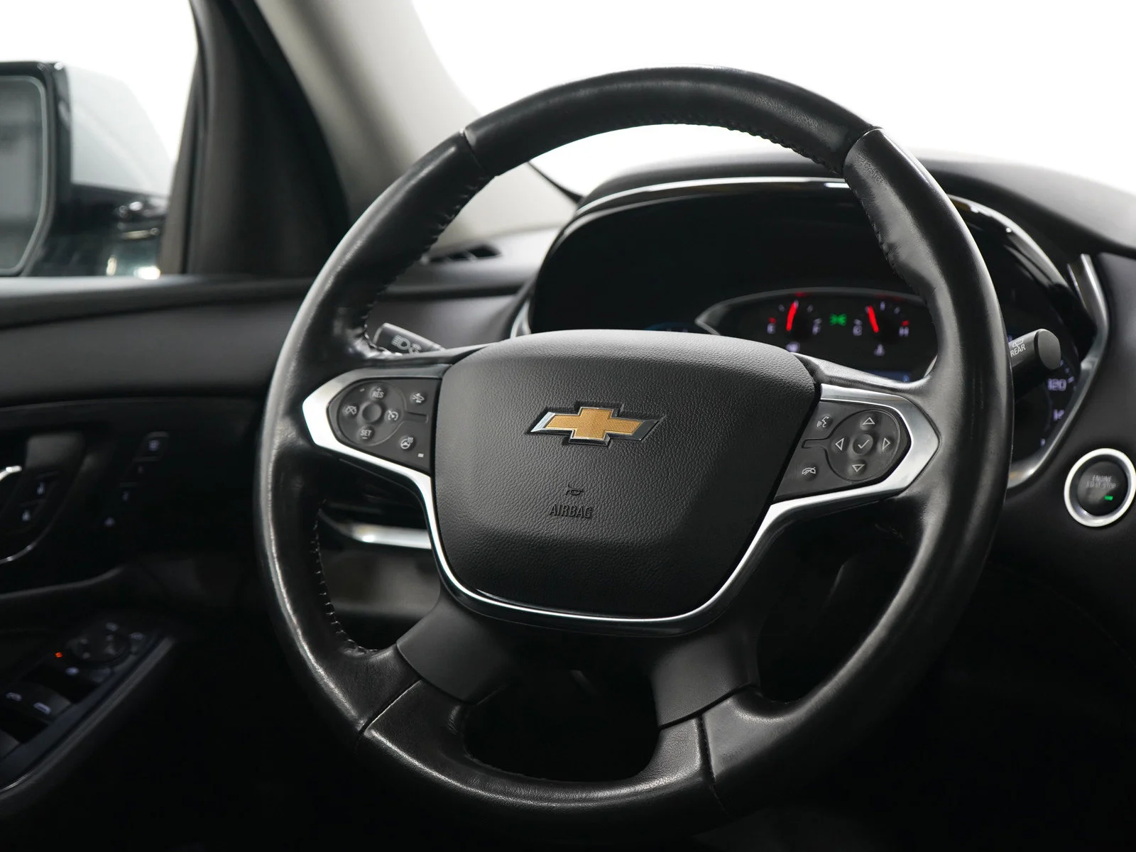 Used 2020 Silver Ice Metallic Chevrolet High Country image 16