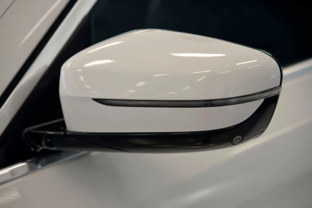 Used 2021 White BMW 530e iPerformance image 12