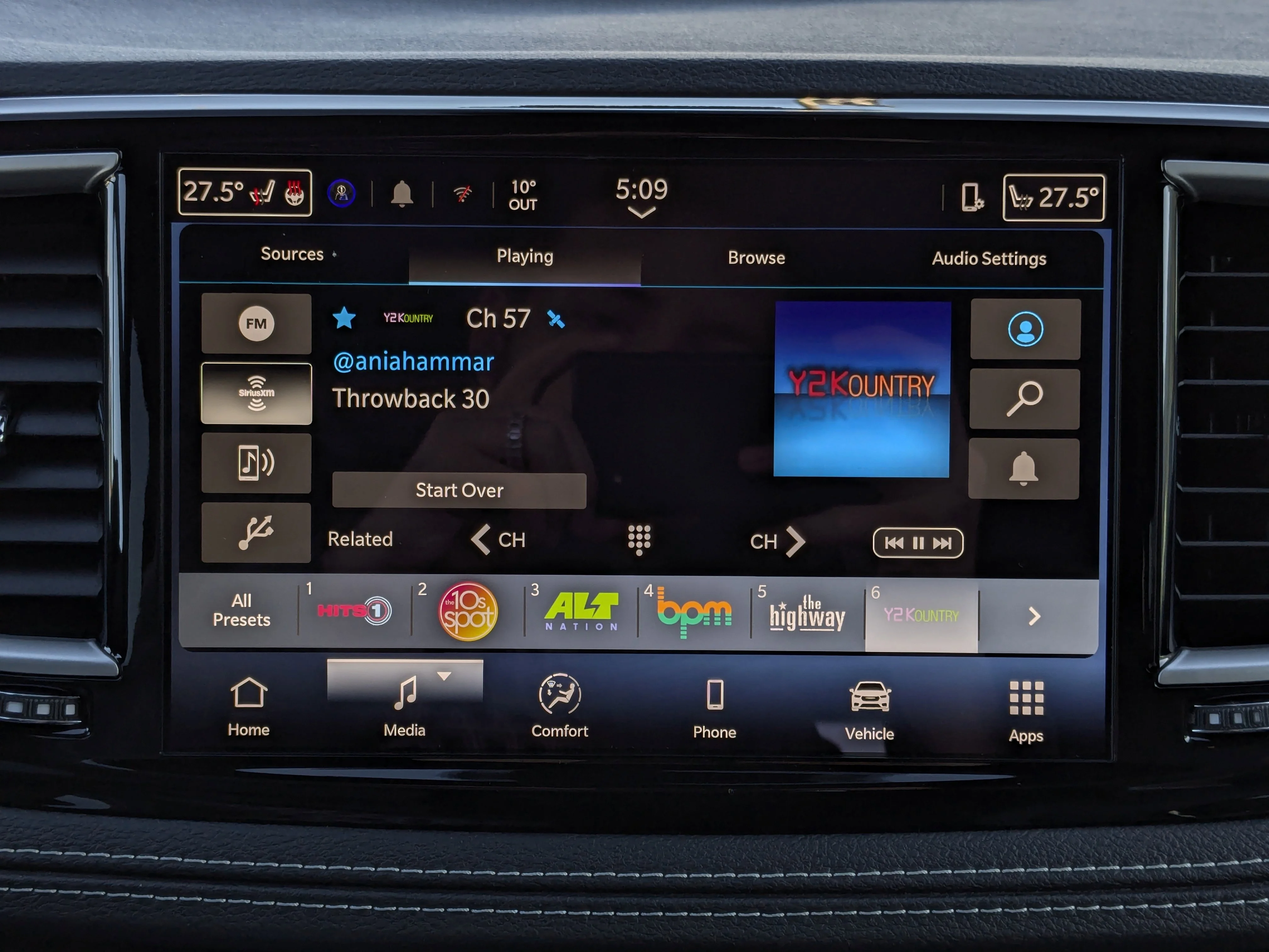 New 2026 Black Chrysler Select - PANORAMIC SUNROOF - POWER SLIDING DOORS - S APP PKGE & TONS MORE! image 20