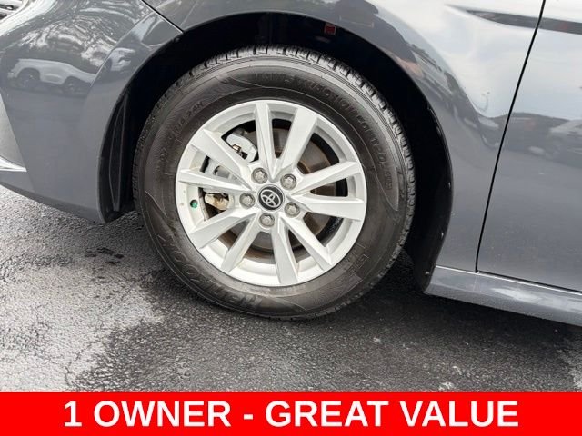 Used 2025  Toyota LE image 9