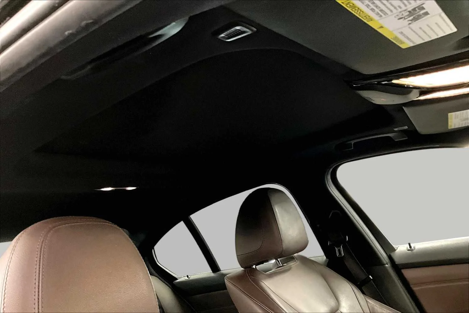 Used 2019 Jet Black BMW 330i image 13
