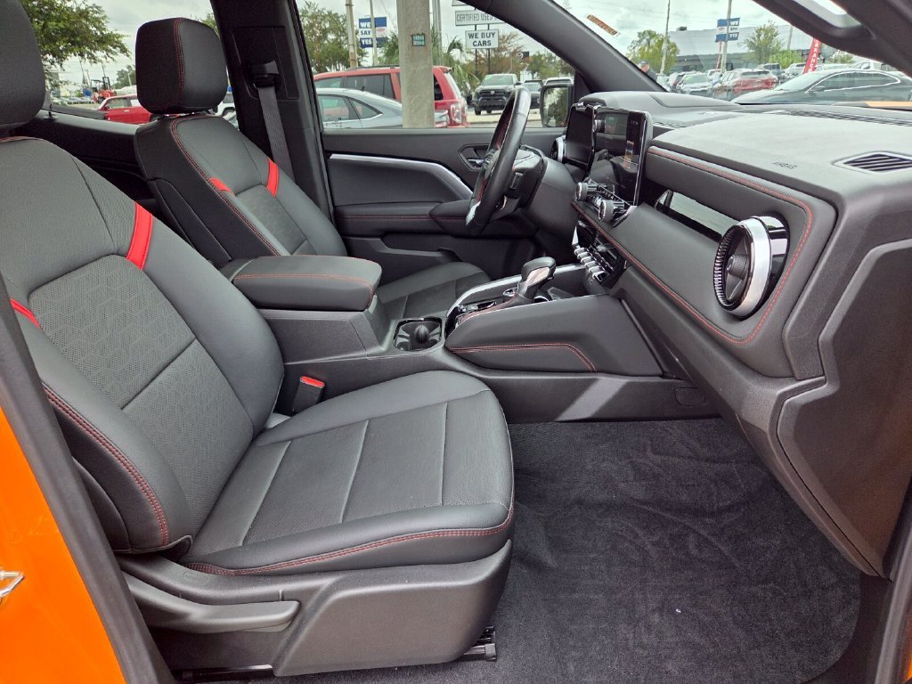 2025 Chevrolet Colorado Z71 - Photo 17