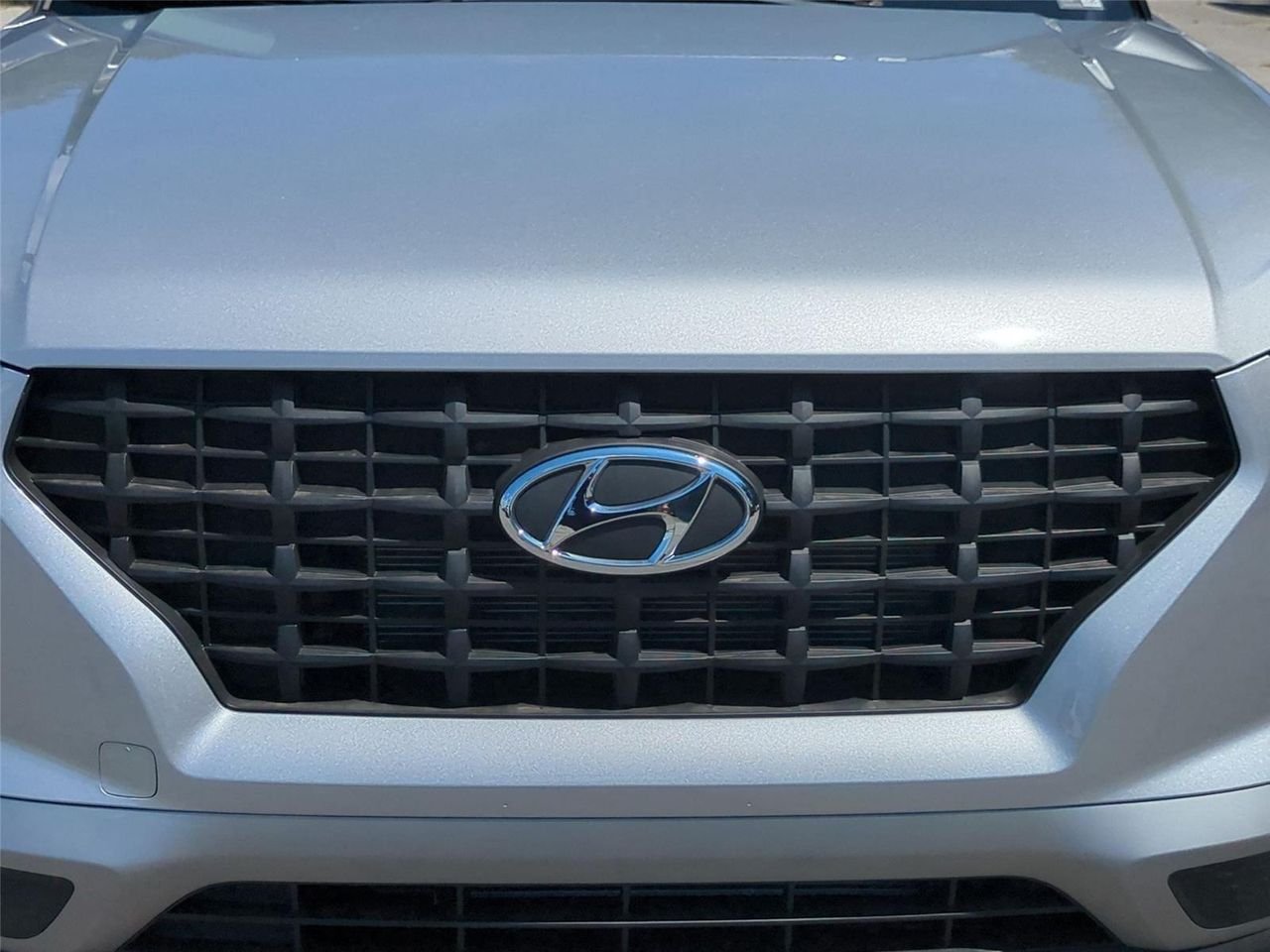 New 2026 Shimmering Silver Hyundai SE image 13