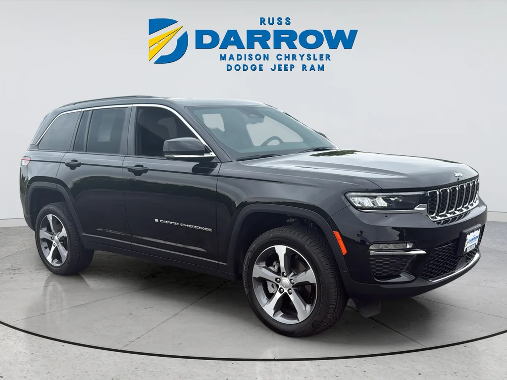Certified Used 2025 Black Jeep Limited image 7