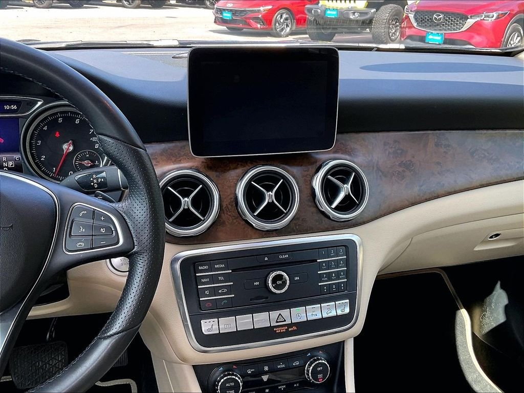 Used 2018 Gray Mercedes-Benz GLA 250 image 18