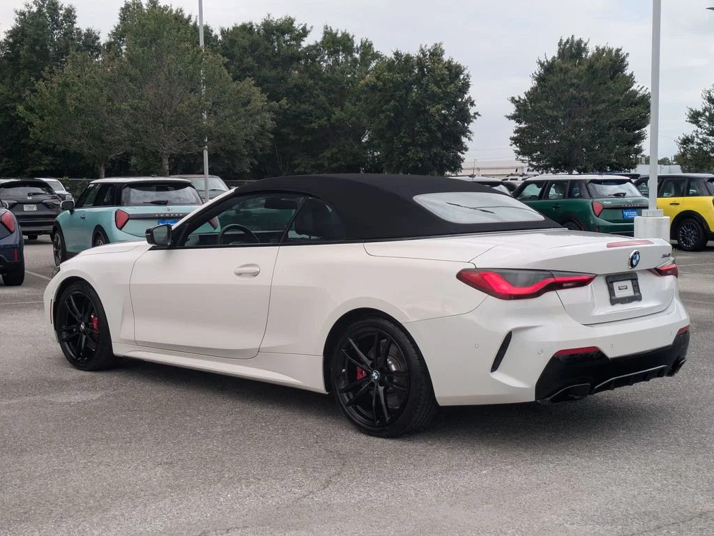 Used 2024 White BMW M440i image 3