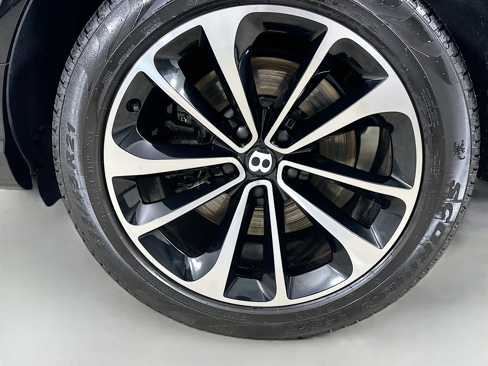 Used 2022 Black Bentley  image 42