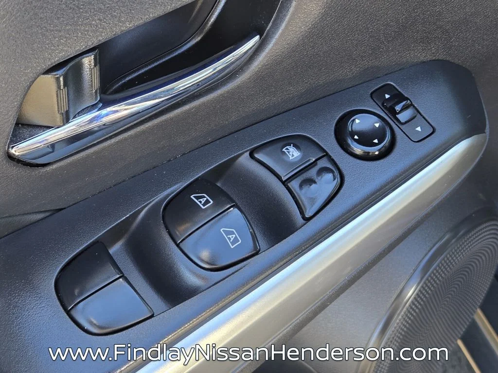 Certified Used 2020  Nissan SR image 20