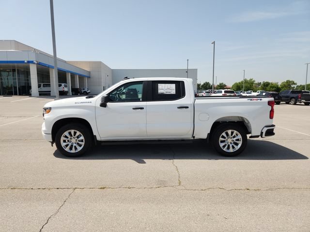 New 2026 Summit White Chevrolet Custom image 4