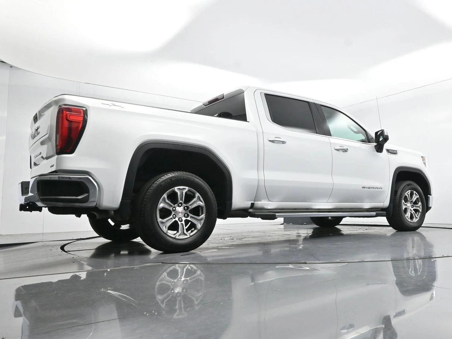 Used 2022 Summit White GMC SLT image 49